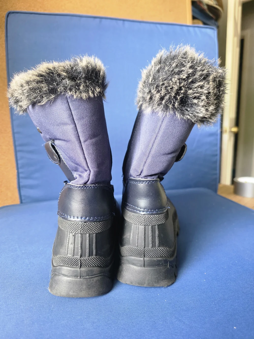 DREAM PAIRS Thinsulate 200g Winter Snow Boots Navy Faux Fur Waterproof Kids Sz 4